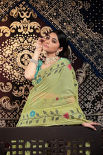 Load image into Gallery viewer, Daisy Green Muslin Cotton Jamdani Saree With Contrast Blouse