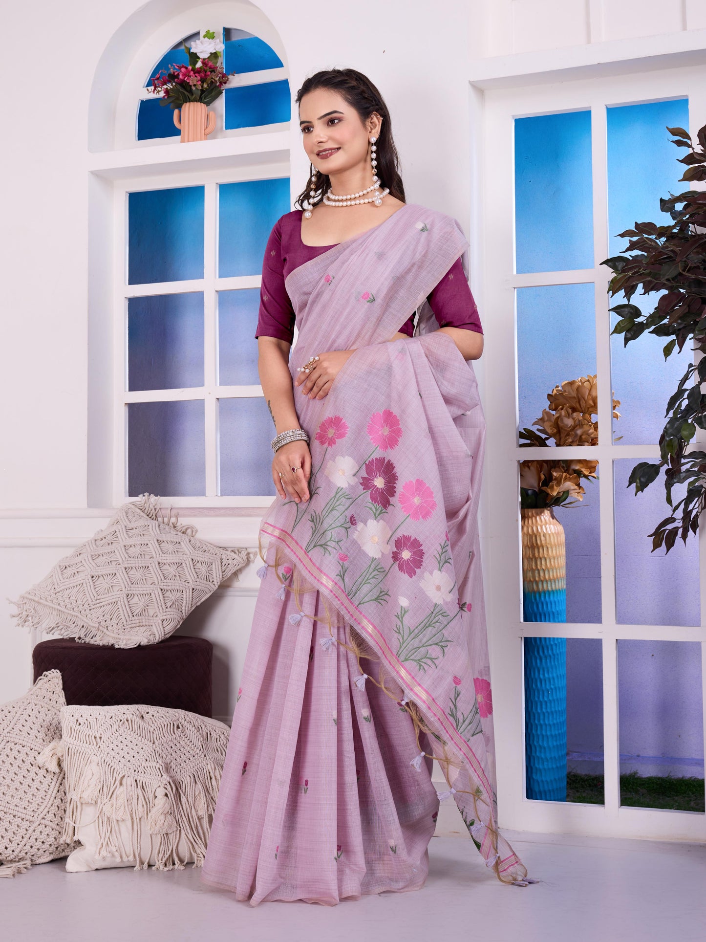Giya Veil Lavender Muga Cotton Jamdani Saree With Contrast Blouse