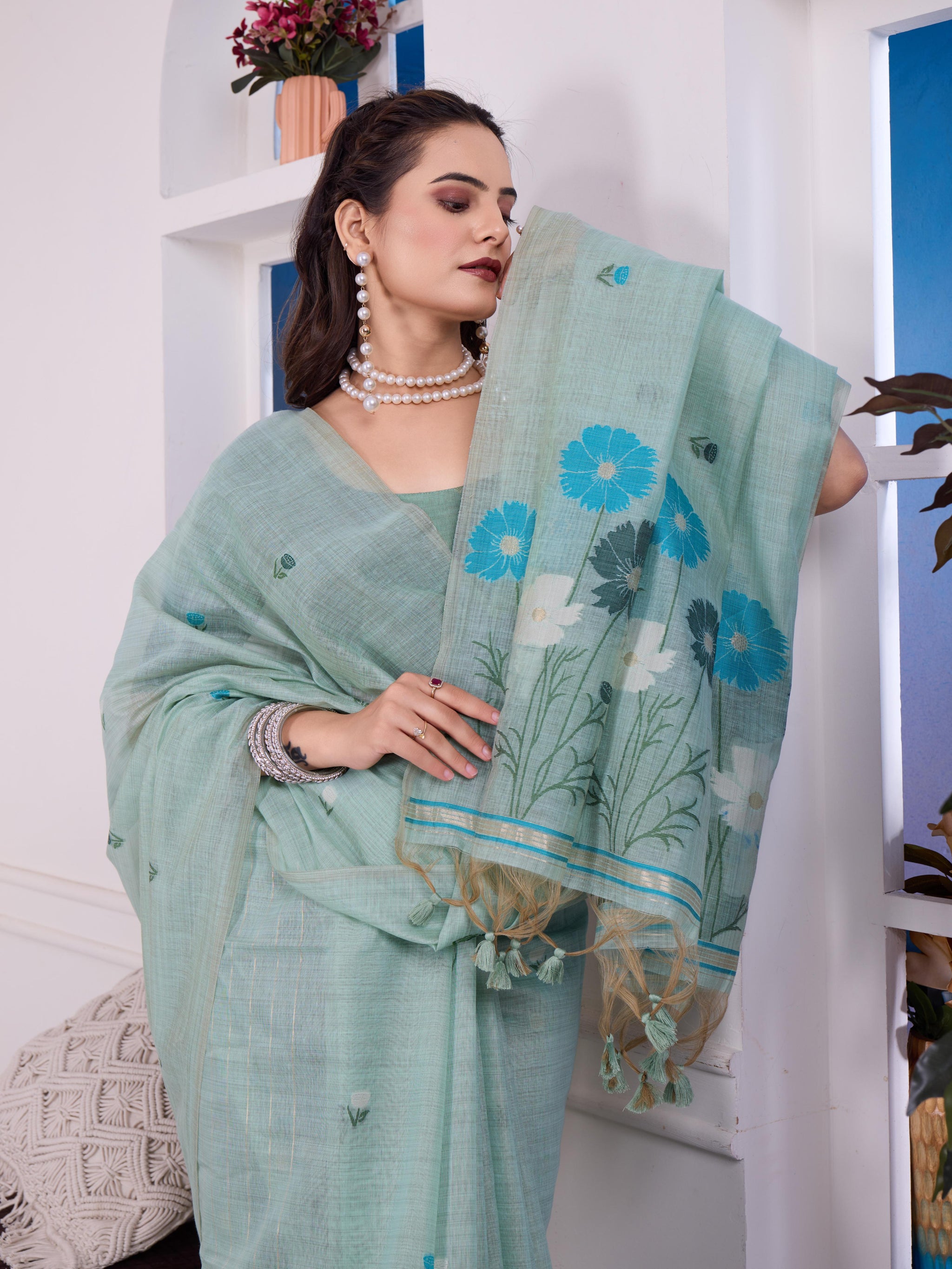 Giya Frosted Sea Green Muga Cotton Jamdani Saree With Contrast Blouse