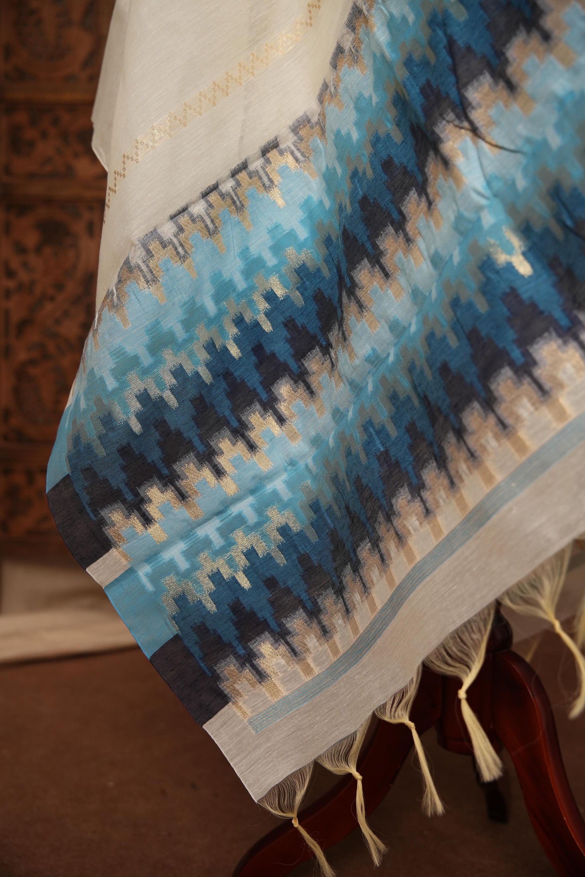 Everyday Elegance White & Blue Muga Cotton Unstitched Suit Set