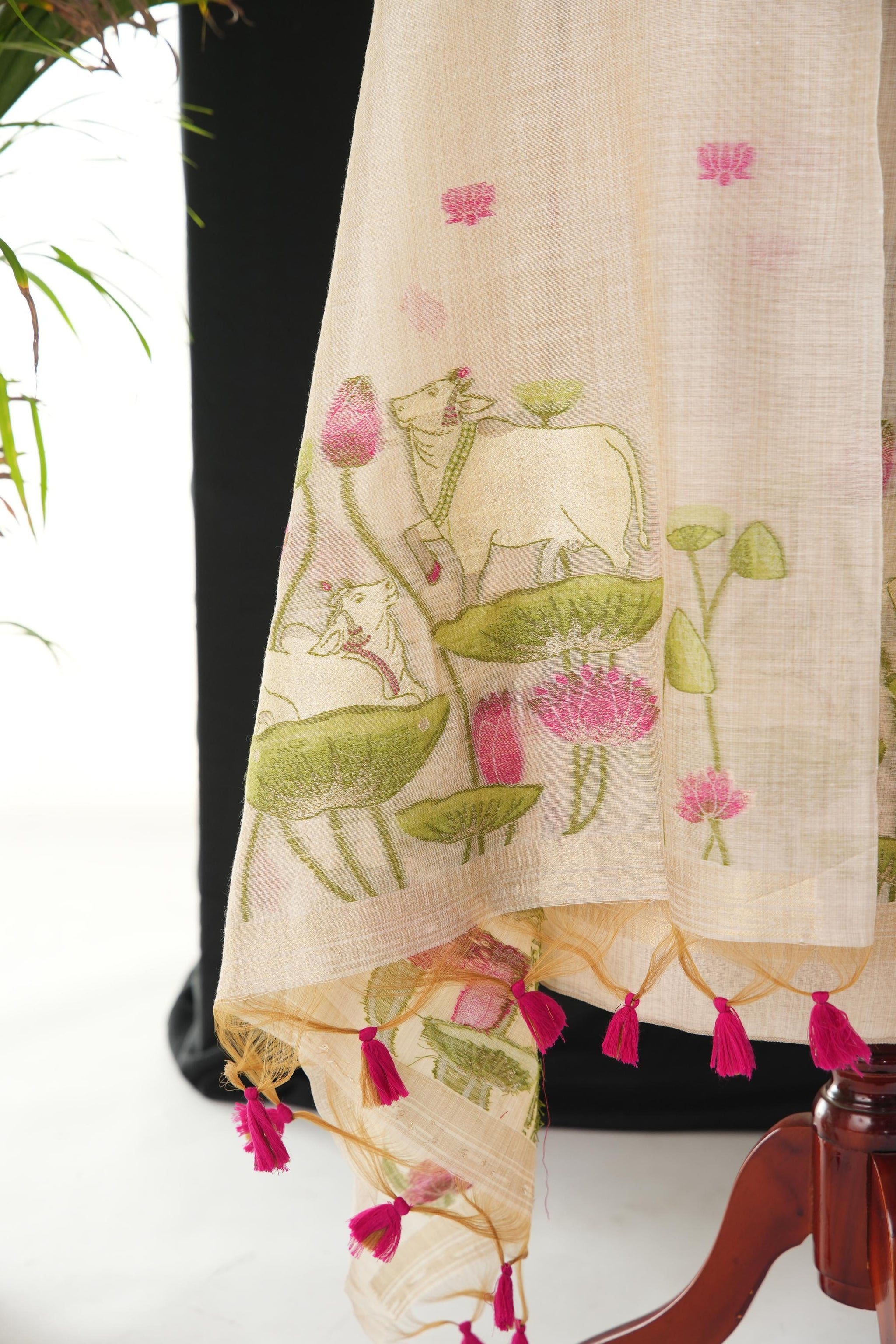 Contemporary Florals Off- White Muga Cotton Pichwai Jamdani Unstitched Suit Set