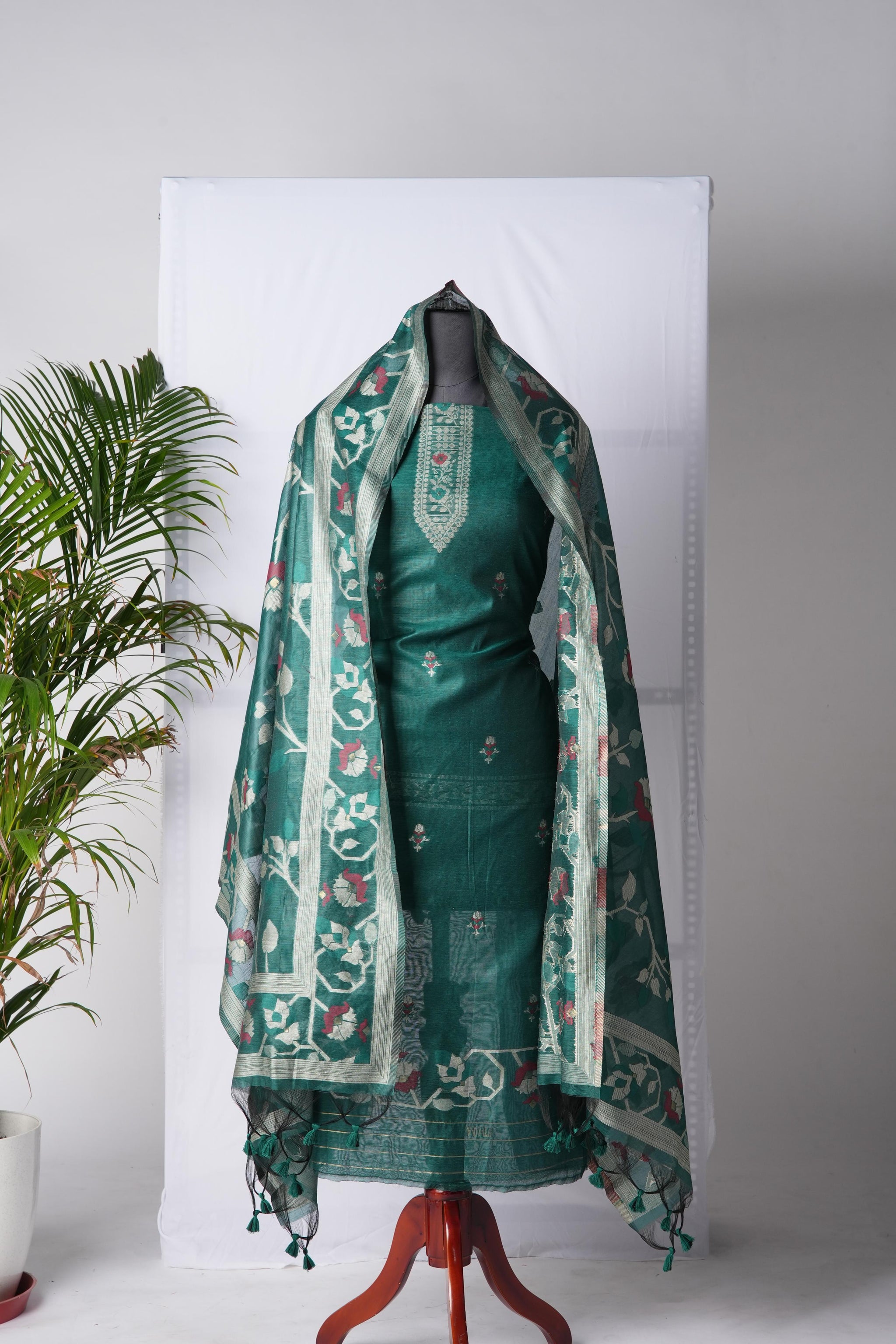 Rich Hues Green Soft Cotton Jamdani Unstitched Suit Set