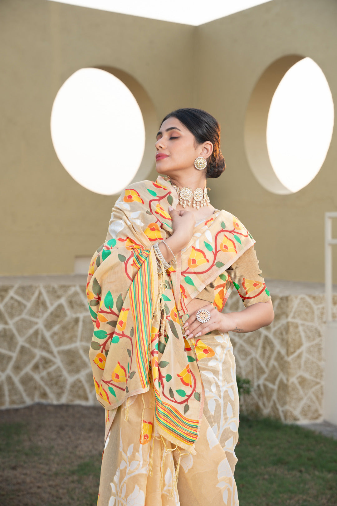 Kaashi Beige Cotton Jamdani Saree