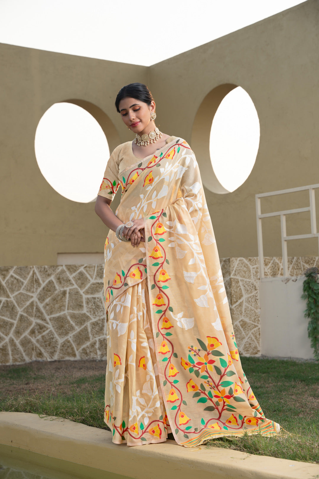 Kaashi Beige Cotton Jamdani Saree