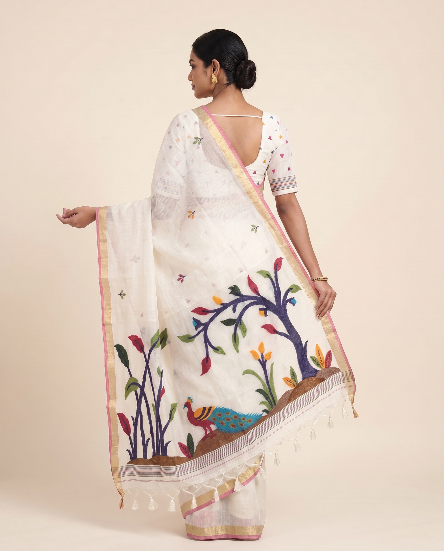 Moru White Muga Cotton Jamdani Saree With Organza Pallu & Unstitched Blouse Piece