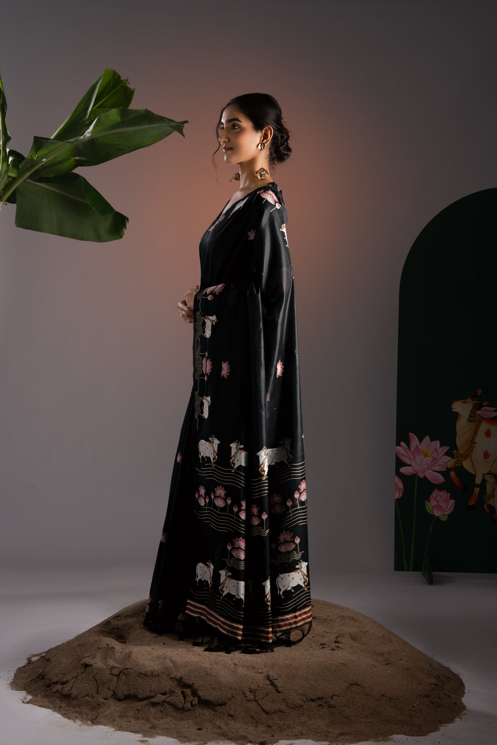 Nandika Black Muga Cotton Jamdani Pichwai Saree With Unstitched Blouse Piece