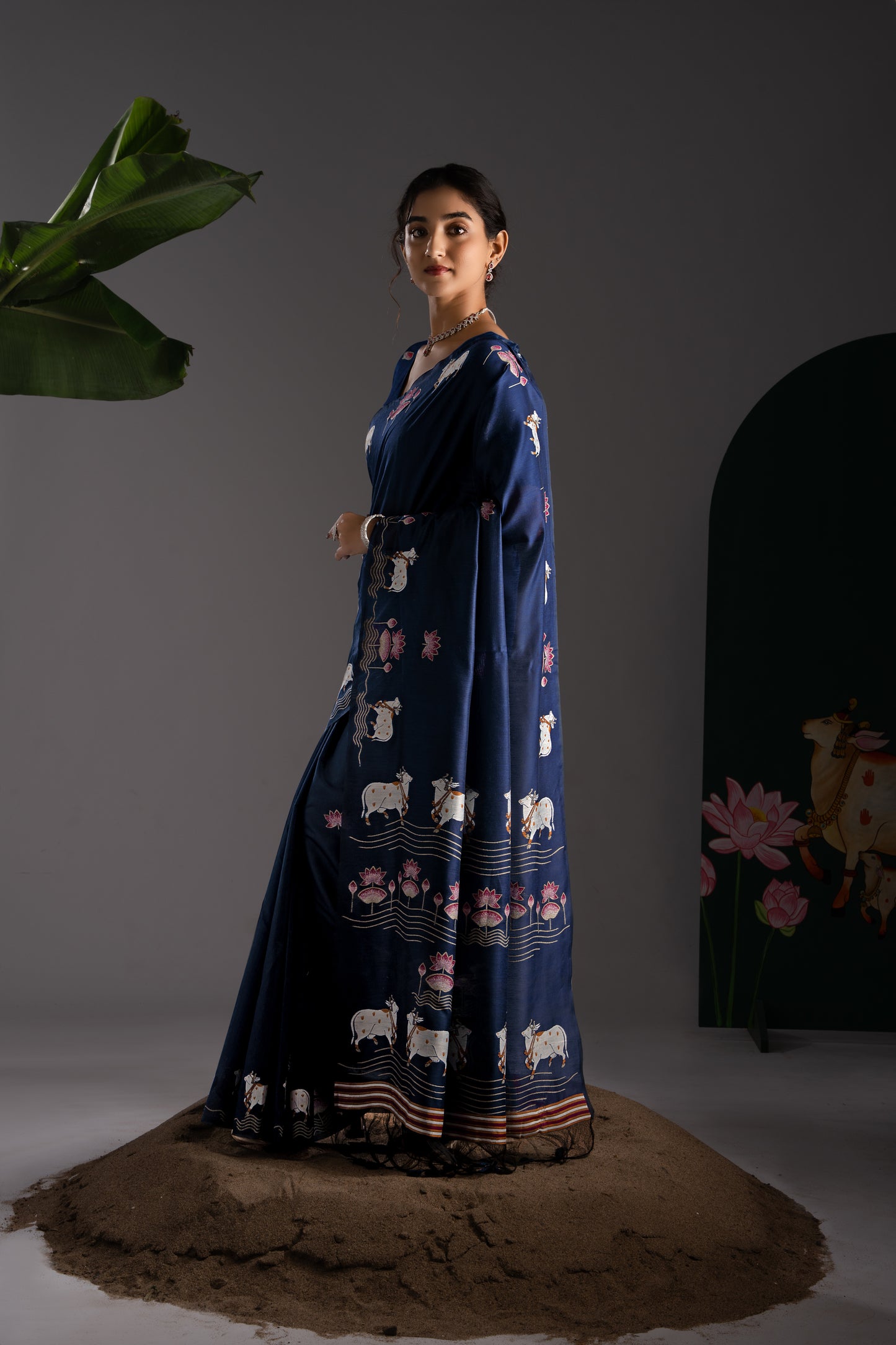 Nandika Navy Muga Cotton Jamdani Pichwai Saree With Unstitched Blouse Piece