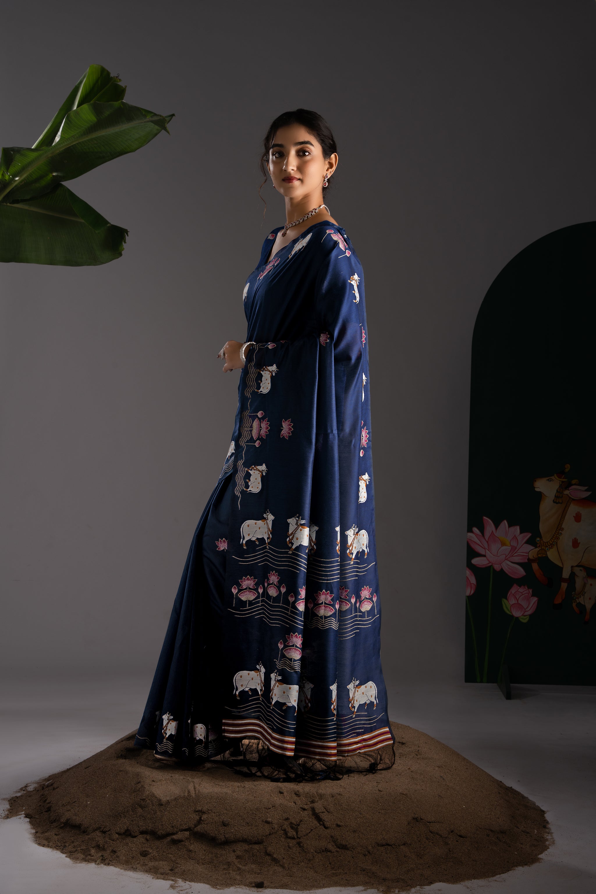 Nandika Navy Muga Cotton Jamdani Pichwai Saree With Unstitched Blouse Piece