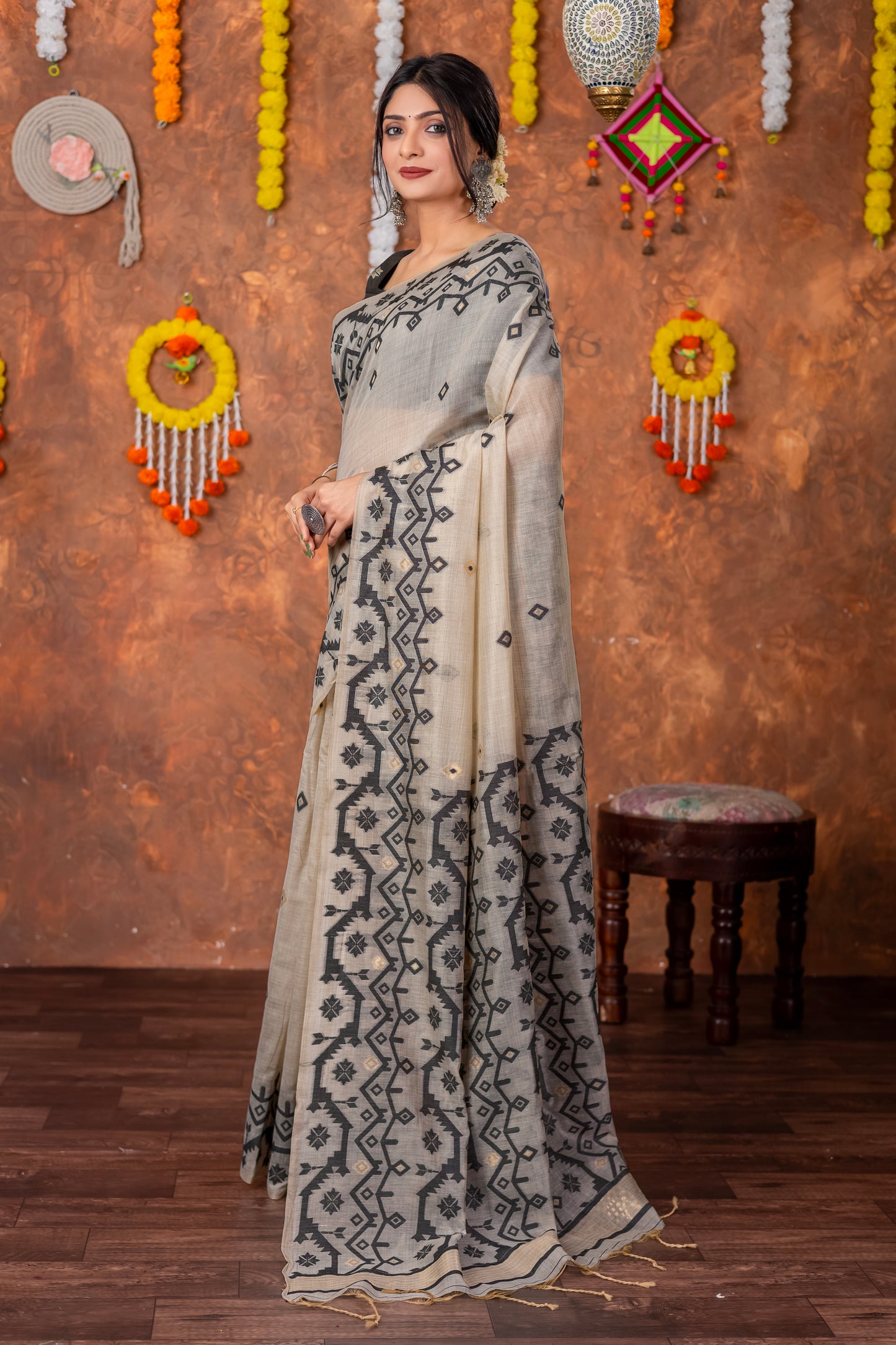 Parnita Beige & Black Muga Cotton Jamdani Saree