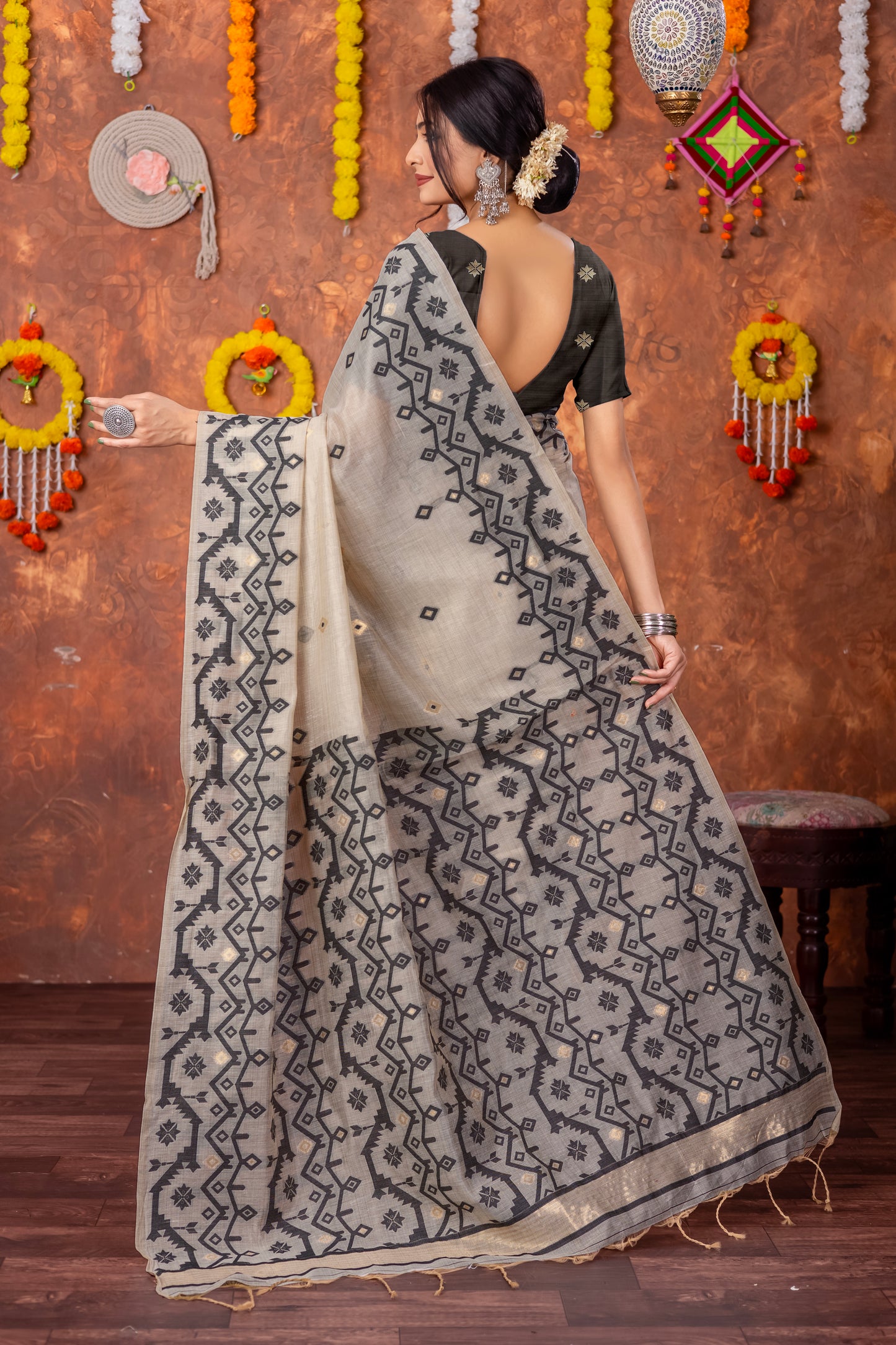 Parnita Beige & Black Muga Cotton Jamdani Saree