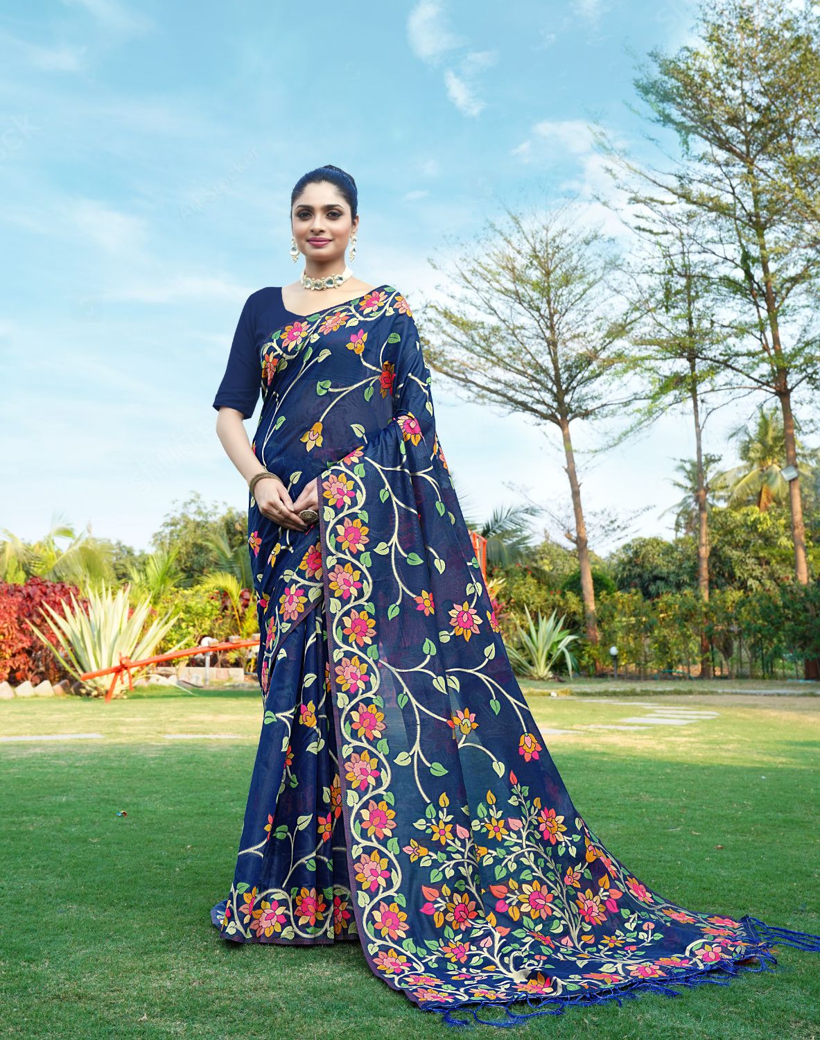 Navy Blue Dhakai Jamdani Saree