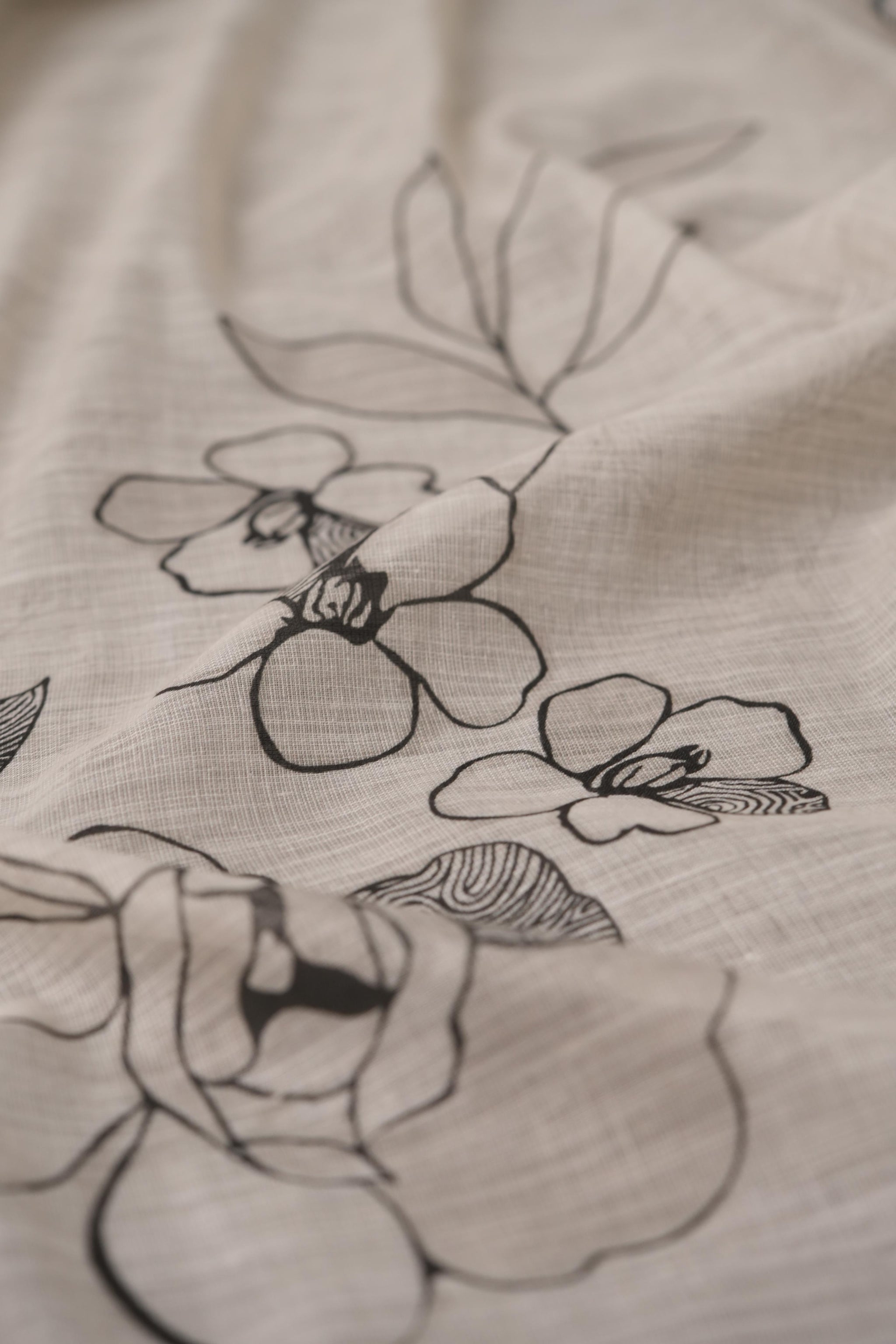 Legacy Linen Off-white Linen Unstitched Suit Set