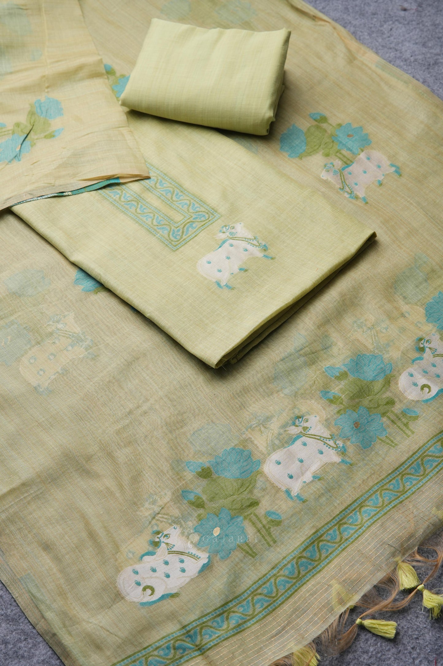 Moo & Muse Green Muga Cotton Unstitched Suit Set