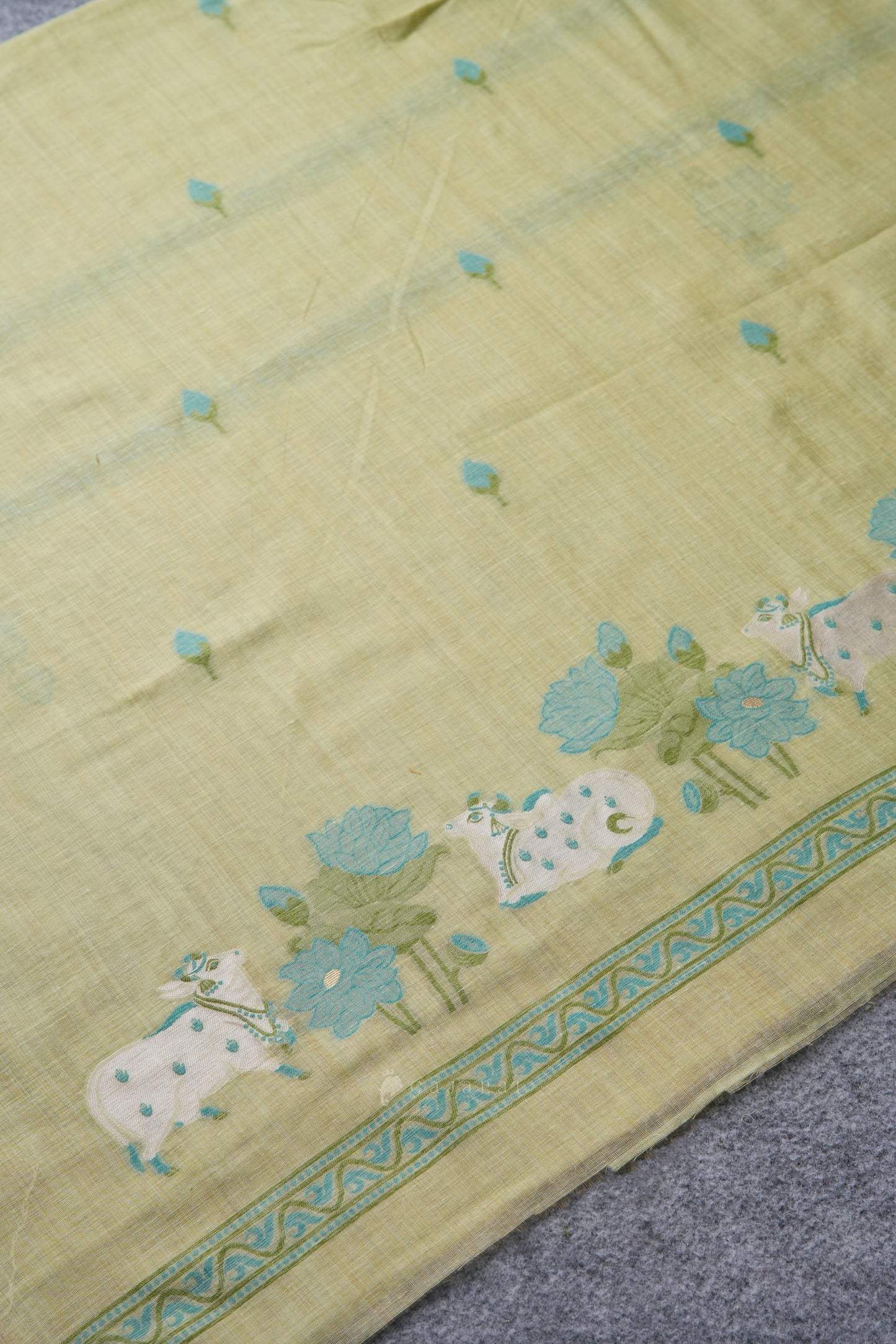 Moo & Muse Green Muga Cotton Unstitched Suit Set