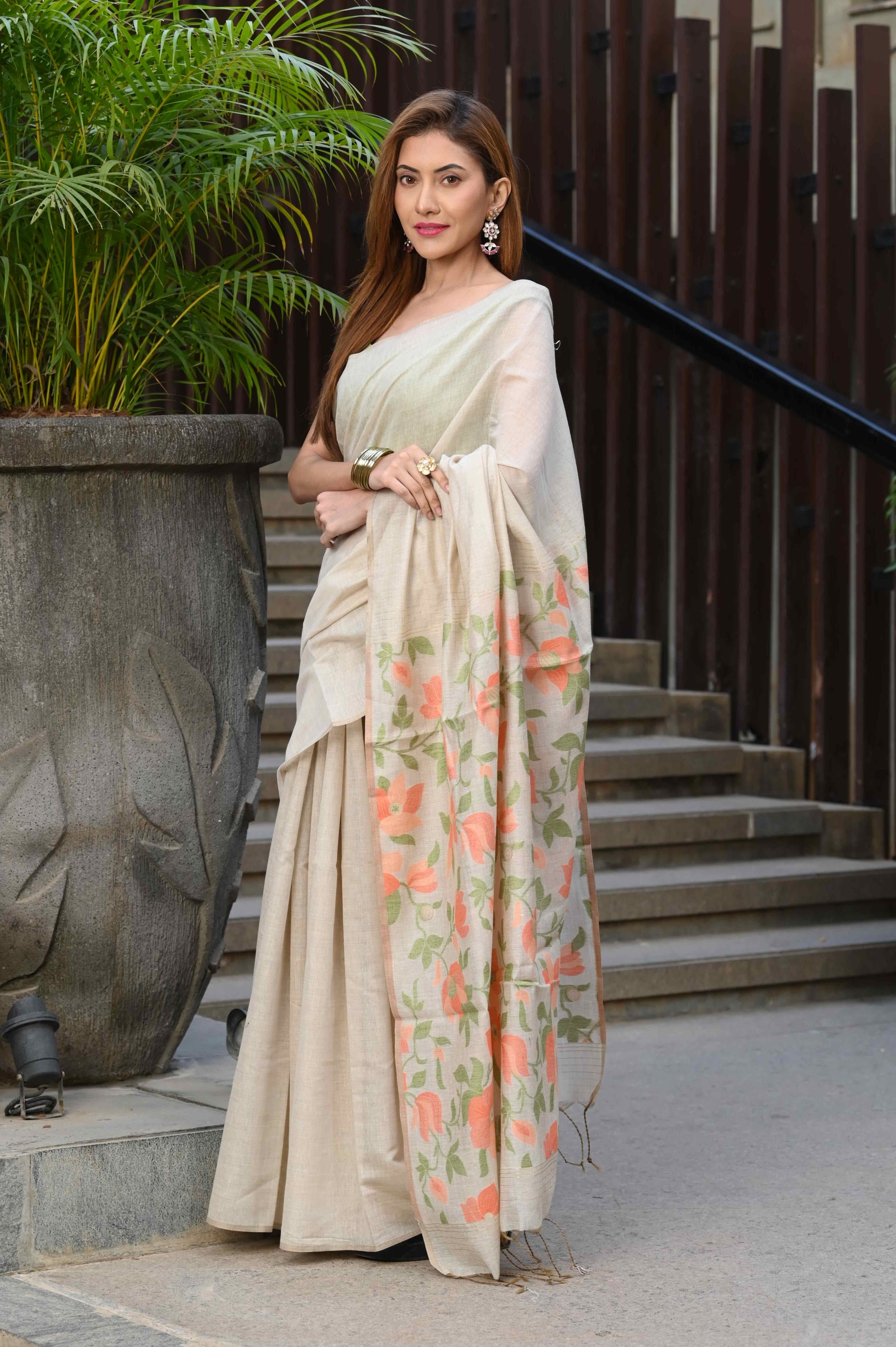 Sunflower Beige & Peach Mul Cotton Jamdani Saree