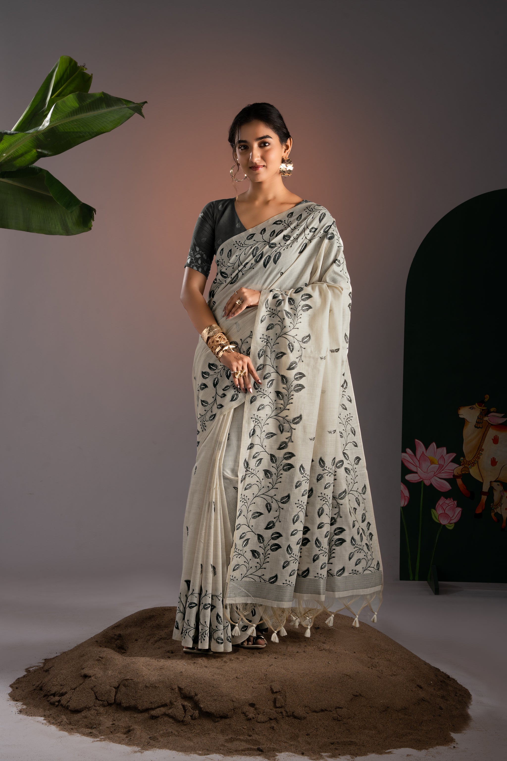 Takshila Off-White Muga Cotton Saree With Unstitched Blouse Piece